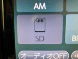 音楽SDカード入ります。