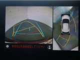 パノラミックビューモニター付きです。車両を上から見た様な映像をディスプレイオーディオ画面に表示。運転席からの目視だけでは見にくい、車両周辺の状況をリアルタイムでしっかり確認出来ます。
