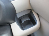 運転席で使用できるドリンクホルダーです。
