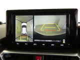 パノラミックビューモニター付きです。車両を上から見たような映像を画面に表示。運転席からの目視だけでは見にくい、車両周辺の状況をリアルタイムでしっかり確認できます。