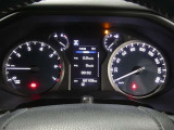 各操作スイッチは使いやすい位置に配置され、とっても見やすいメーターです。夜間時はラグジュアリーな気分にさせてくれる照明が魅力ですので、夜のドライブも楽しみになりますよ♪