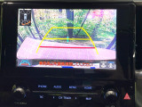 【バックカメラ】駐車時に後方がリアルタイム映像で確認できます。大型商業施設や立体駐車場での駐車時や、夜間のバック時に大活躍!運転スキルに関わらず、今や必須となった装備のひとつです!