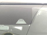 【エマージェンシーブレーキ】走行中に前方の車両等を認識し、衝突しそうな時は警報とブレーキで衝突回避と被害軽減をアシスト。より安全にドライブをお楽しみいただけます。