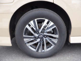 16インチアルミホイール!!格好良くてホイールがあなたの愛車をいっそう輝かせます☆