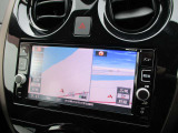 日産純正の地デジ対応ナビゲーションが装着されてます。