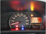 とっても見やすいメーターです。夜間時はラグジュアリーな気分にさせてくれる照明が魅力ですので、夜のドライブも楽しみになりますよ♪