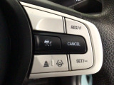 【アダプティブ・クルーズ・コントロール】予め設定した車速内でクルマが自動的に加減速。 前走車との適切な車間距離を維持しながら追従走行し、高速道路でのドライバーの疲労を軽減してくれる嬉しい機能付♪