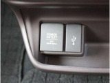 操作性に優れた運転席となります!小物入れや各ボタンの配置にこだわり、使いやすいです!座り心地もよく視認性も良好なのでロングドライブもお任せ下さい!