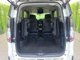 普段のお買い物や通勤、送迎等に十分な荷室スペースを確保しております。セカンドシートを倒すと、大きな荷物の積載も可能です♪