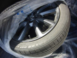 純正18インチアルミ!