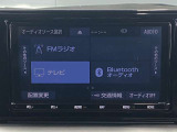 純正SDナビを装着しています。Bluetooth(ブルートゥース)接続/CD・DVD再生/フルセグ視聴等が使用できます。