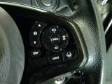 ハンドル右側にはクルーズコントロールのスイッチが装備され運転中の操作も安心して行えます!