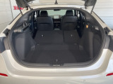 後部座席をたたむとこんなに広いスペースが!