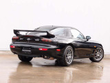 人気のRX-7タイプRの入庫!過去分解整備点検記録簿も23枚残っており、走行115,800km時にはブーツやマウント、ガスケットも交換済。マツダスピード製カーボンエアロなど希少価値の高い一台となります