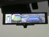 車両後方の視界をクリアに映し出す「インテリジェントルームミラー」搭載です。