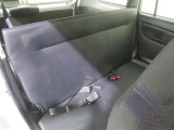 広いラゲッジスペースが特徴ですが、セカンドシートを広げれば5人で乗車が可能です♪