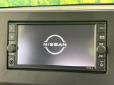 【純正ナビ】人気の純正ナビを装備しております。ナビの使いやすさはもちろん、オーディオ機能も充実!キャンプや旅行はもちろん、通勤や買い物など普段のドライブも楽しくなるはず♪
