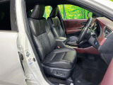 運転席シート廻りは使用感も少なく、良好な状態となっています。前オーナー様が丁寧に使っていたことがよくわかりますね。