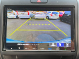 車庫入れ時に安心のバックカメラがついています。