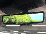 【デジタルルームミラー】後席の大きな荷物や同乗者で後方が確認しづらい時でも安心!カメラが撮影した車両後方の映像をルームミラー内に表示。クリアな視界で状況の確認が可能です!