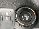 【 スマートキー・プッシュスタート 】鍵を挿さずにポケットに入れたまま鍵の開閉、エンジンの始動まで行えます。