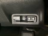 ハンドルの左下にETC2.0がついています。高速道路の料金所の通過も楽々です!。 カードの取り出しもしやすい場所についています。