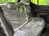 後部座席も気になるようなキズ・汚れやへたり等、大きなダメージはなく、良好な状態です。