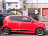国の指定を受けた自社工場で、整備士が車検と点検整備を行っております。