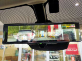 スマートルームミラーです。カメラで後部を映し出します。