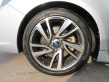 左前 専用18インチアルミホイール「*ホイールロックナットは展示用です」