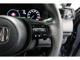 Hondaセンシングの機能のひとつ、アダプティブクルーズコントロール付!アクセルから足を離しても設定したスピードと前車との車間を保ち走行してくれます!車線維持もアシスト☆高速道路で疲労軽減ですね☆