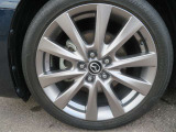 純正アルミホイール装備
