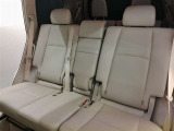 助手席側からの2列目シートビューです。