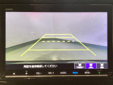 【バックカメラ】運転が苦手な方も車庫入れラクラクです!ギアをリバースに入れれば自動的に切り換わりますので、面倒な操作は不要です♪狭い駐車場もお車を傷つけず安心ですね!
