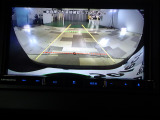 バックカメラの画像です。ガイドラインがスムースな車庫入れをサポートいたします!車庫入れの安心感がアップしますね☆
