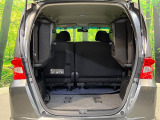 普段のお買い物や通勤、送迎等に十分な荷室スペースを確保しております。セカンドシートを倒すと、大きな荷物の積載も可能です♪