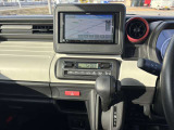 インパネシフトで足元広々!操作もしやすく運転しやすい設計です。