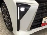 【ウインカーミラー】方向指示器をミラーのランプに点灯。対向車への視認性を高め、安心安全な方向転換をサポートします♪