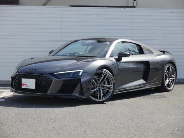 R8V10 パフォーマンス 5.2 FSI クワトロ 4WD