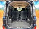 後席を格納すると、これだけの広さが!シーンに合わせたシートアレンジで、大きな荷物も積むことが出来ます♪