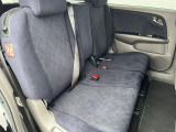 後部座席も気になるようなキズ・汚れやへたり等、大きなダメージはなく、良好な状態です。