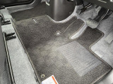 運転席フロアマットも装着済みです(*&rsquo;&omega;&rsquo;*)