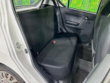 後部座席も気になるようなキズ・汚れやへたり等、大きなダメージはなく、良好な状態です。