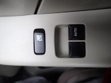 前席の窓の開閉は電動になりますので、便利ですよね。