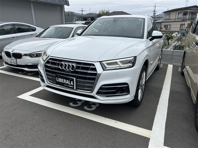 Q5 2.0 TFSI クワトロ 1st エディション 4WD 4WD 本革シート