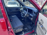軽自動車ですがゆったり座れるシートとなっております