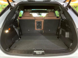 後席を格納すると、これだけの広さが!シーンに合わせたシートアレンジで、大きな荷物も積むことが出来ます♪