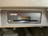 スッキリと収まったETC2.0ユニット。 やはり便利さからマストアイテムになってきましたね。