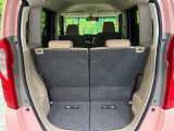 普段のお買い物や通勤、送迎等に十分な荷室スペースを確保しております。セカンドシートを倒すと、大きな荷物の積載も可能です♪