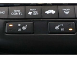 シートヒーター装備付き車!!座席に埋め込まれた電熱線によりシートを暖めることが出来る装備で、温められたシートは、寒い冬には最適です!!